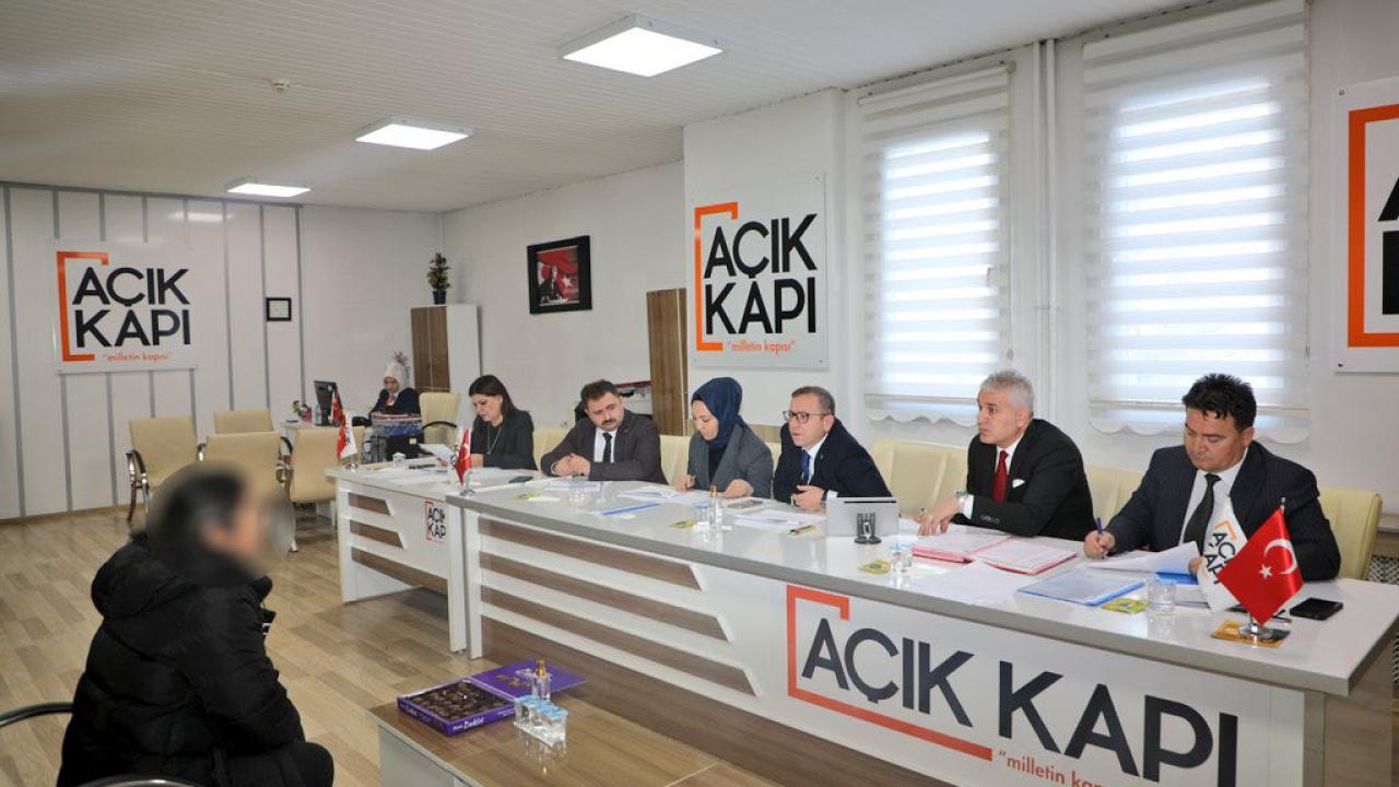 Vali Polat, halk gününde sorun ve talepleri dinledi