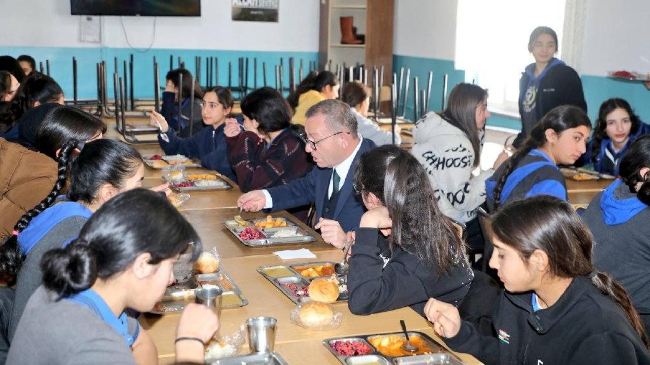 Vali Polat’ın okul ziyaretleri devam ediyor