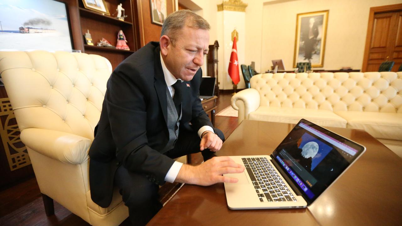 Vali Ziya Polat, AA'nın "Yılın Kareleri" oylamasına katıldı