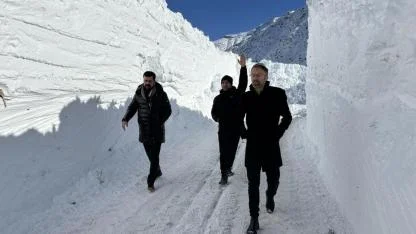 Van-Çatak yolu çığ düşmeleri nedeniyle 4 gündür ulaşıma kapalı