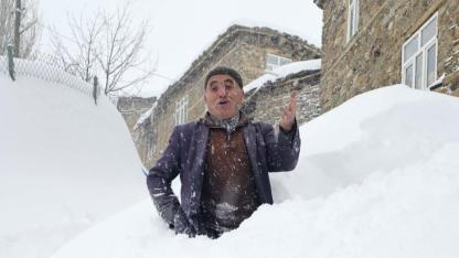 Yoğun kar yağışında hayat durma noktasına geldi