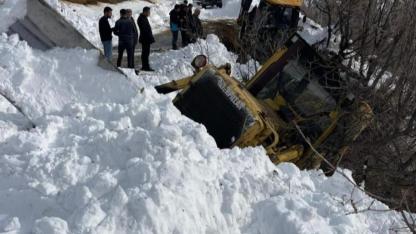 Yol açma çalışmasında iş makinesi kazası