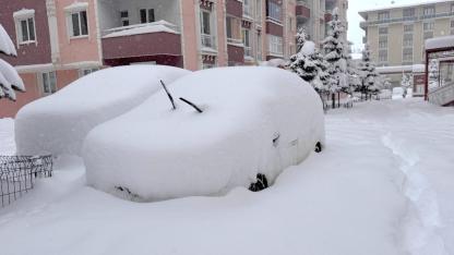 6 doğu ilinde yoğun kardan dolayı ulaşım güçlükle sağlanıyor