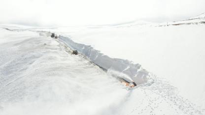 Ağrı-Kağızman kara yolunda 5 metreyi aşan karla mücadele