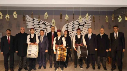 Ağrı’da geri dönüşümle hayat bulan restoran iftar sofrasıyla süslendi