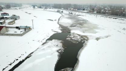 Ağrı'da nehir ve dereler dondu