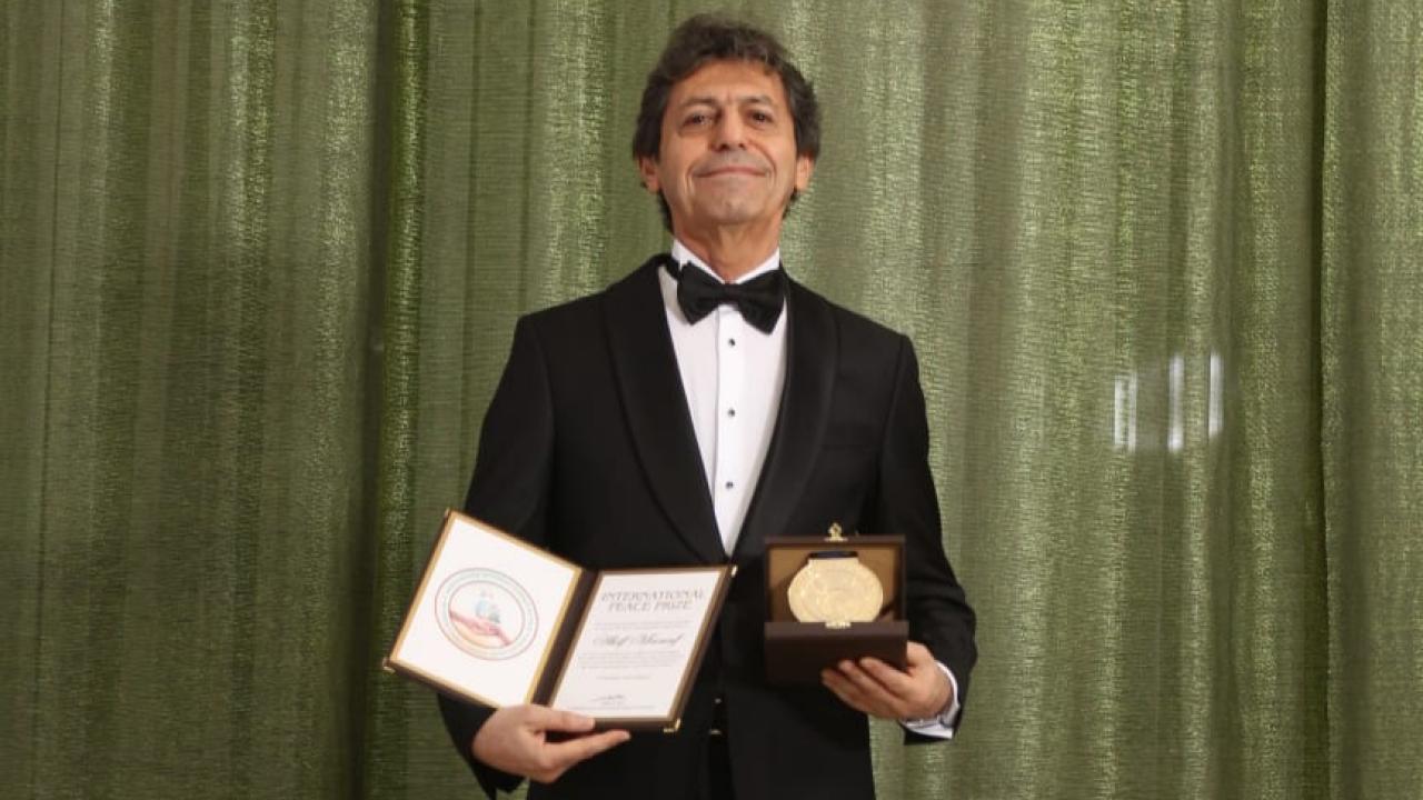 Akif Manaf’a uluslararası barış ödülü