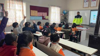 Akyaka’da öğrencilere trafik eğitimi verildi