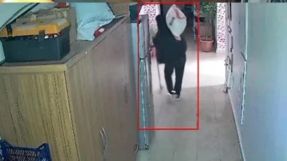 Apartmanda şok hırsızlık kamerada