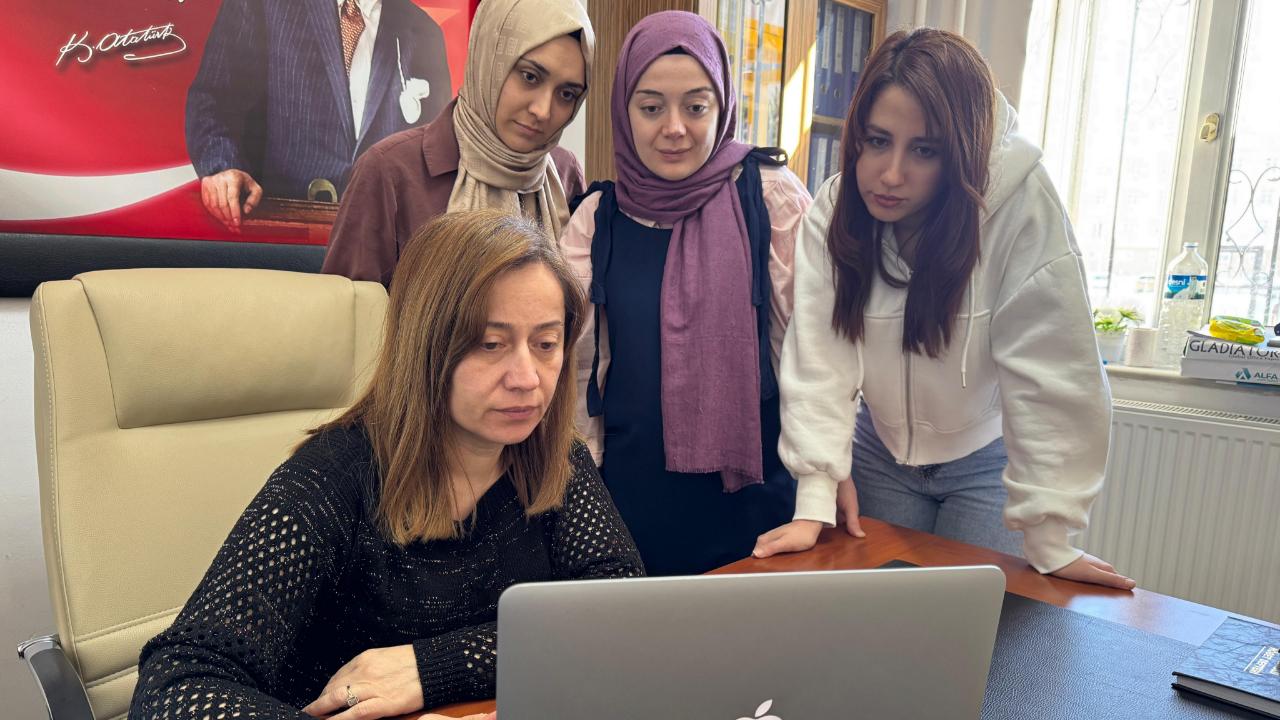 Ardahan’da öğretmenler “Yılın Kareleri” oylamasına katıldı