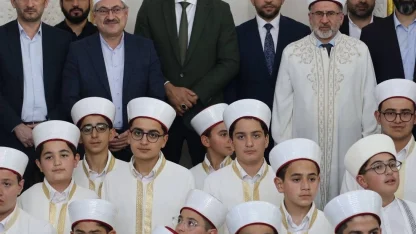 Aşkale’de 25 genç hafız icazetini aldı