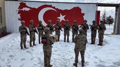 Bulgaristan’dan gelen çetikler Mehmetçik’e moral oldu