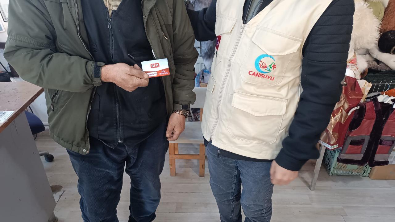 Cansuyu Kars’ta gönüllere dokundu