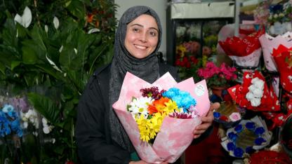 Çiçekçilerin "Sevgililer Günü" mesaisi sürüyor