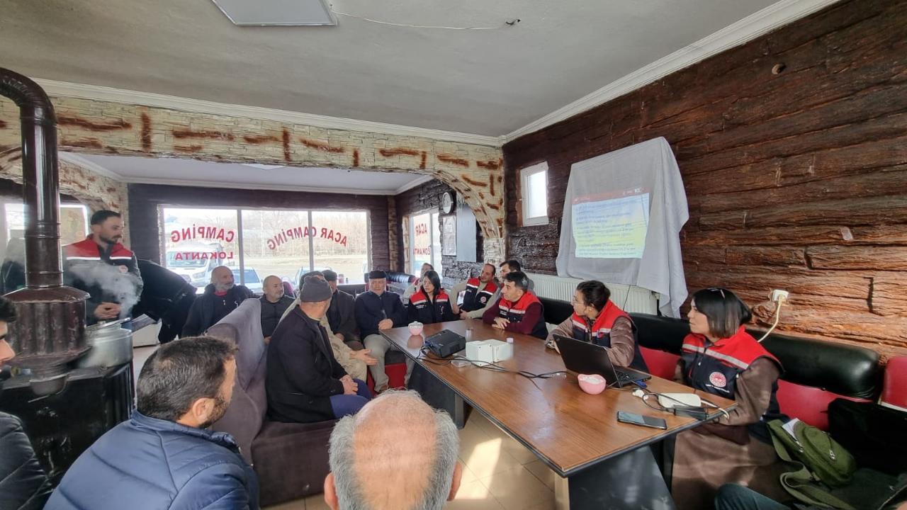 Digor’da üreticilere bitki koruma eğitimi