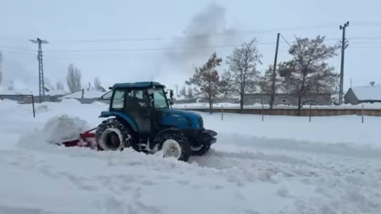 Diyadin’de kar engel olamadı, köy harekete geçti