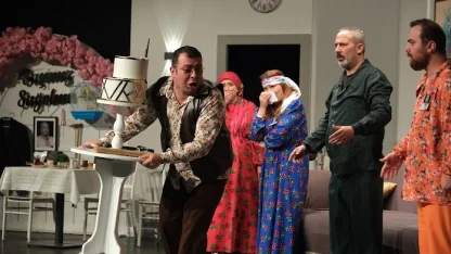 EBB Şehir Tiyatrosu’nun yeni oyunu "Organiyasyon" büyük beğeni topladı