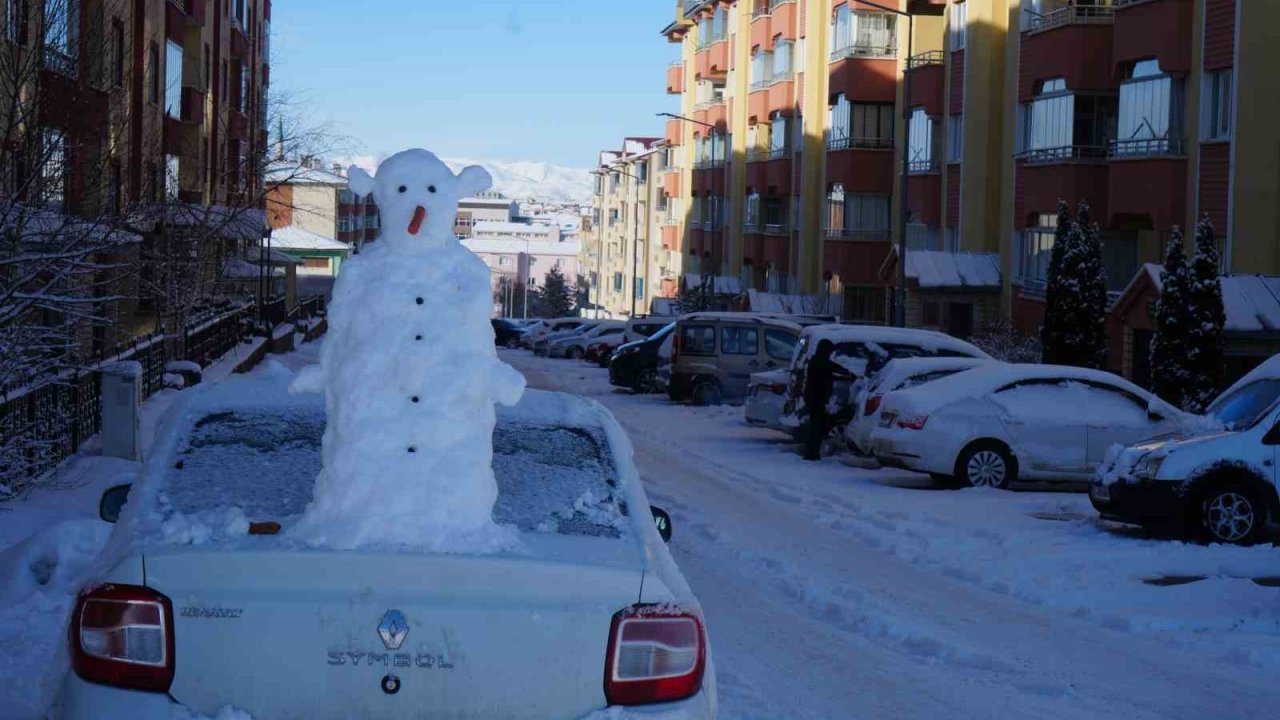 Erzurum baharı beklerken kışı yaşıyor