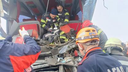 Zincirleme trafik kazasında 20 kişi yaralandı