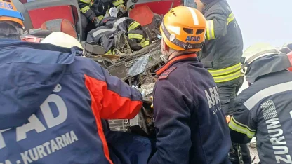 Erzurum’da zincirleme trafik kazası: 20 yaralı