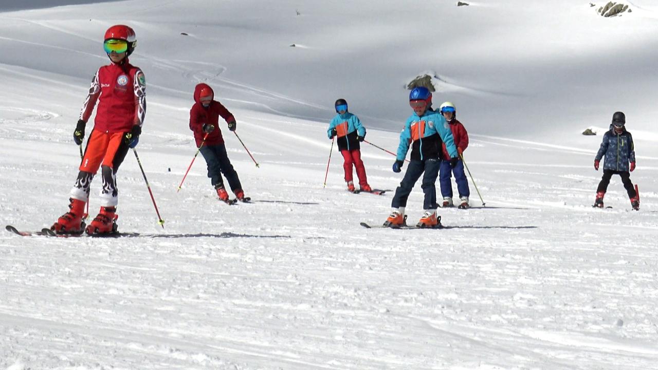 Geleceğin şampiyonları zirveye hazırlanıyor