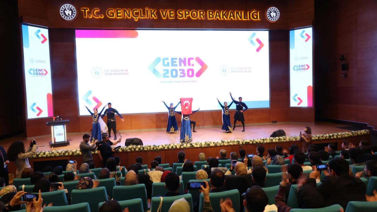 Gençler Ankara’da devlet tecrübesi yaşadı