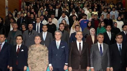 Gençlere dijital dolandırıcılık uyarısı