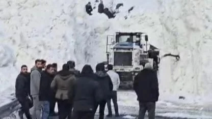 Hakkâri-Van ve Şırnak yolunda çığ alarmı