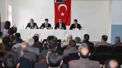 Iğdır Valisi Taşolar, Aralık ilçesinde muhtarlarla bir araya geldi