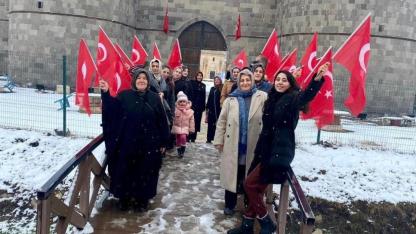 Kadın kursiyerlerden vatan sevgisi etkinliği