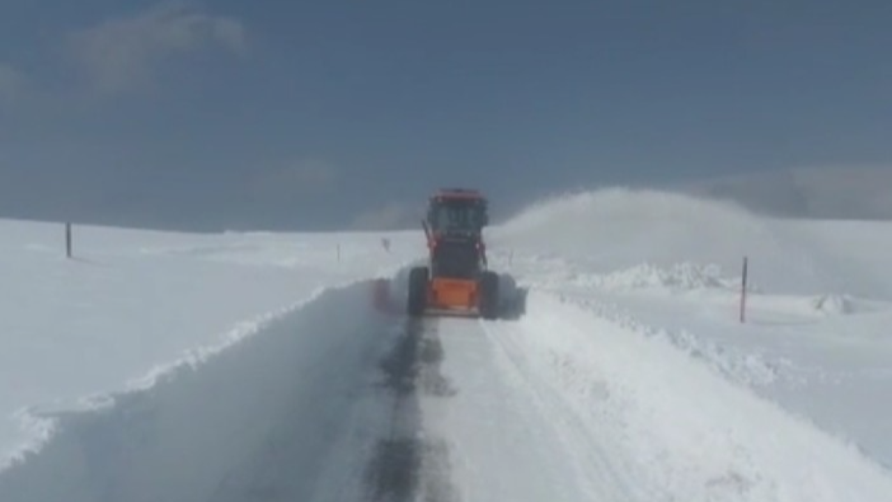 Kağızman-Ağrı kara yolunda karla mücadele
