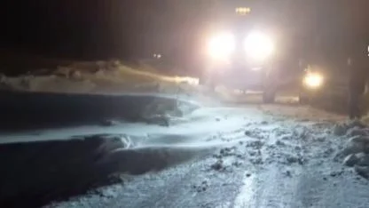 Kar ve tipi nedeniyle mahsur kalan 30 kişi kurtarıldı