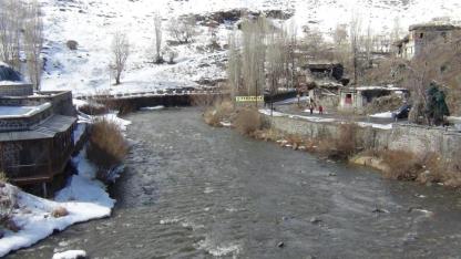 Kars Çayı’nda buzlar erken çözüldü