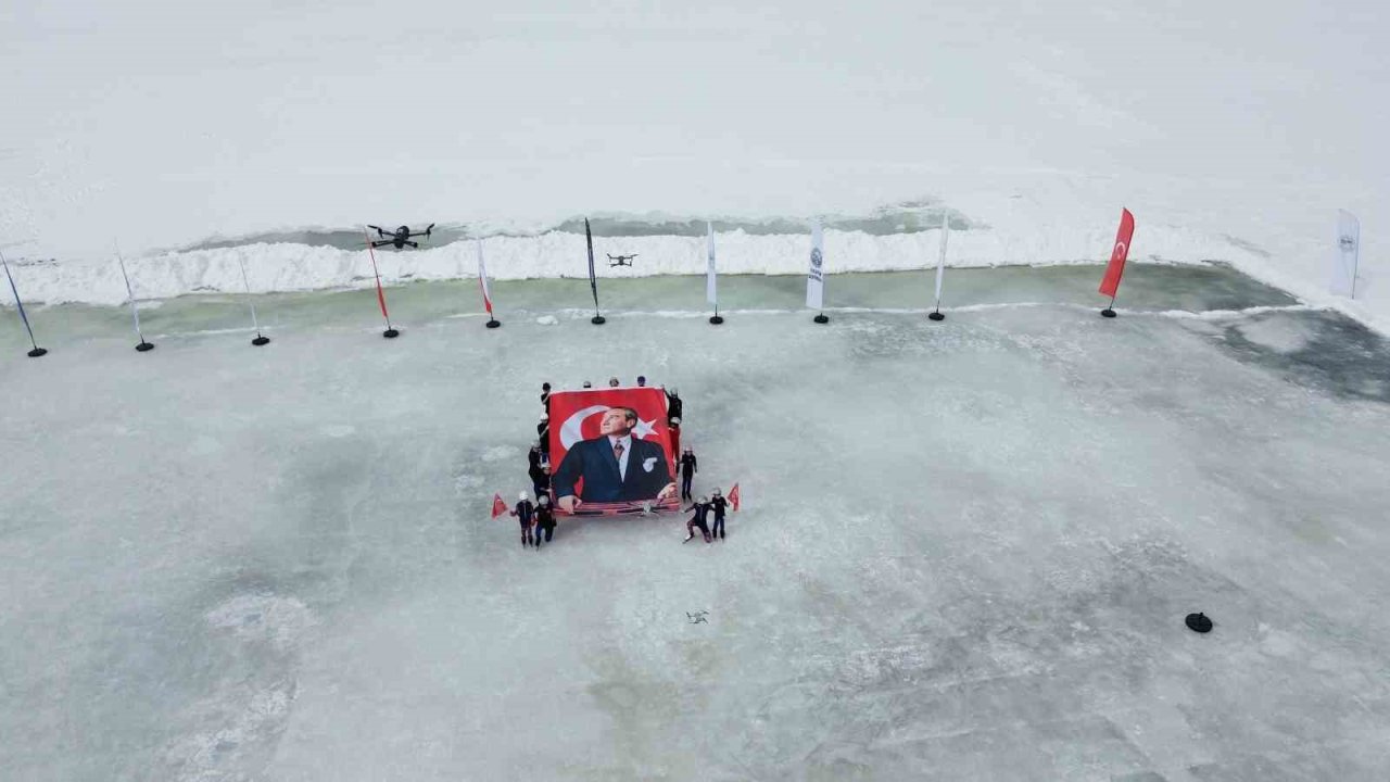 Kars Çıldır Gölü’nde buz üstünde muhteşem şölen