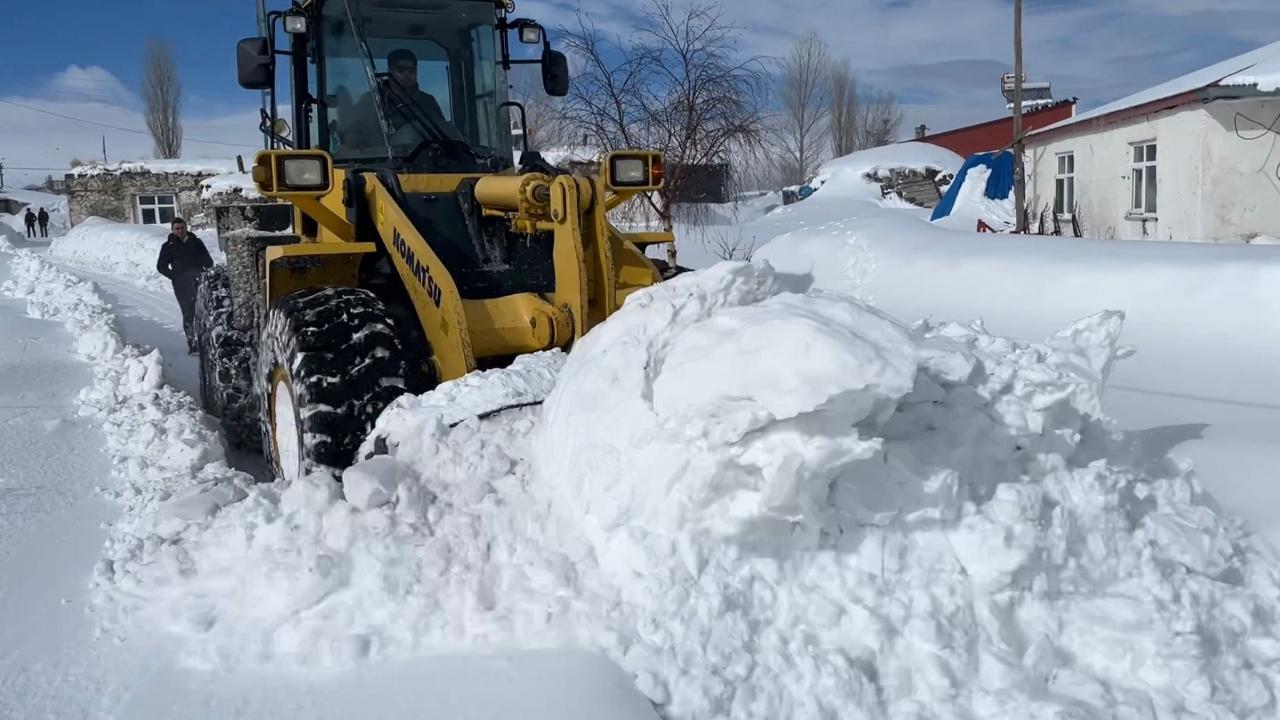Kars’ta 56 köy yolu ulaşıma kapandı