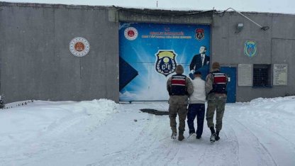 Kars’ta aranan 2 kişi jandarma ekiplerince yakalandı