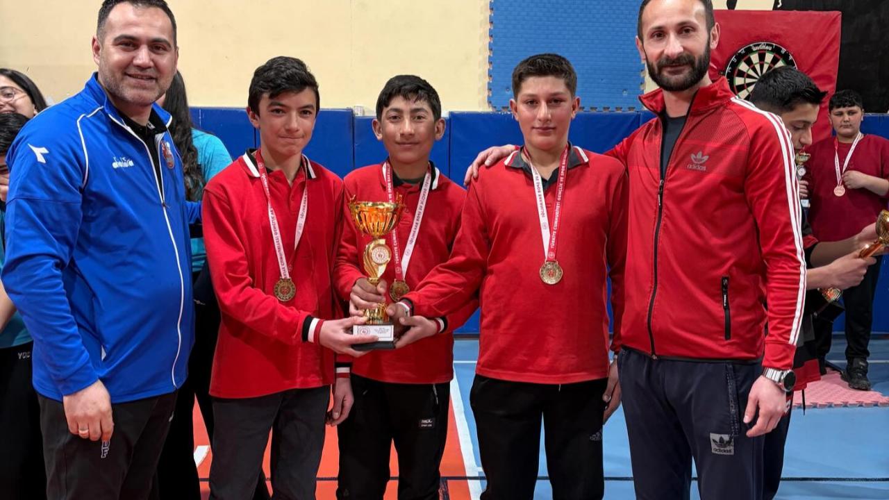 Kars’ta dart il birinciliği şampiyonları belli oldu