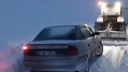 Tipide mahsur kalan sürücüye köylüden destek