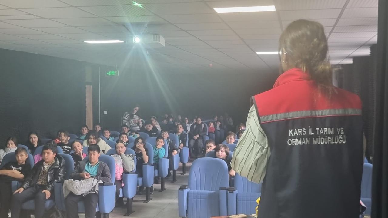 Kars’ta ortaokul öğrencilerine organik tarım eğitimi