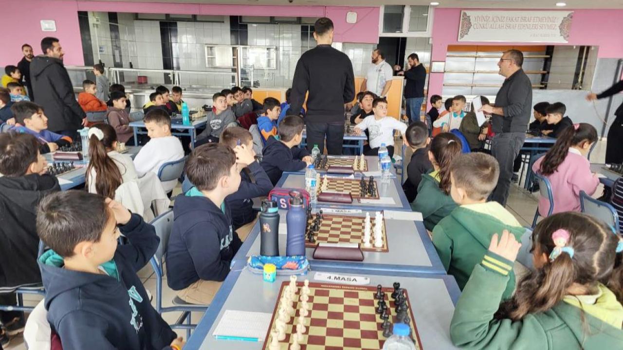 Kars’ta strateji ve hamle günü: Okul Sporları Satranç Turnuvası sona erdi