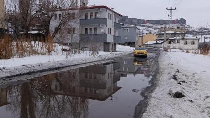 Kars’ta Şubat ayında karlar eriyor
