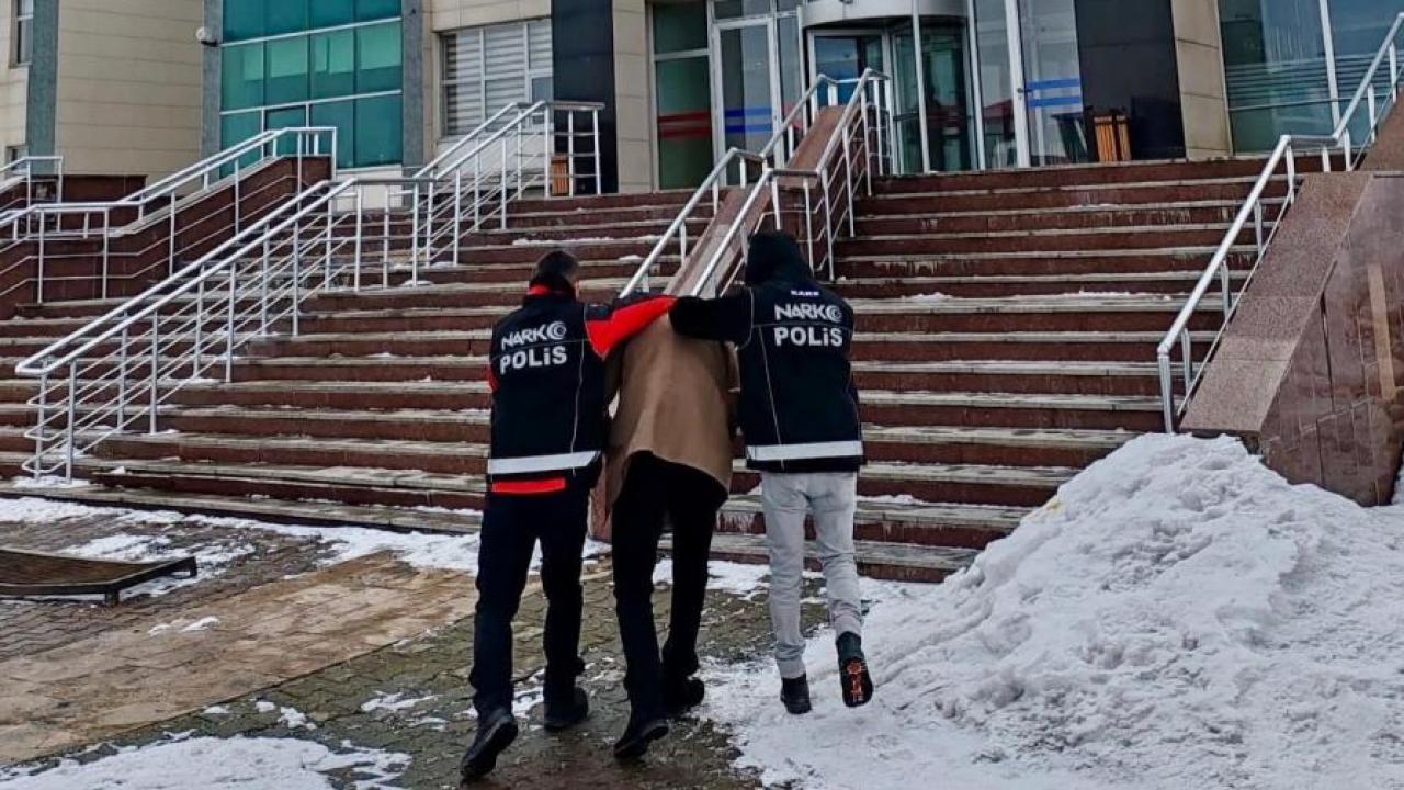 Kars’ta uyuşturucu operasyonu: 6 kilo bonzai üretimi engellendi