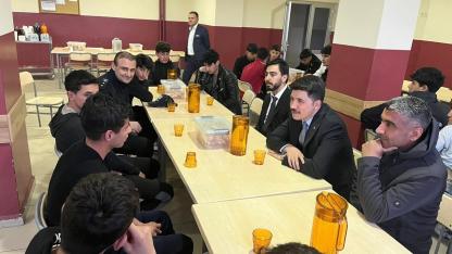 Kaymakam Kahraman öğrencilerle iftar sofrasında buluştu