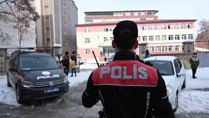 Okul çevrelerinde güvenlik denetimleri sürüyor