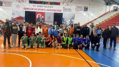 Okullar arası yıldızlar masa tenisi müsabakaları tamamlandı