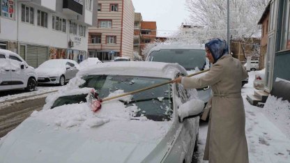 Oltu’da kar yağışı  etkili oldu