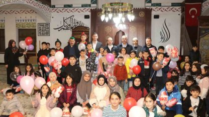 Oltu’da teravih öncesi çocuk şenliği