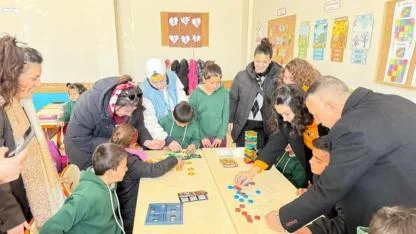 Gönüllü öğretmenlerden örnek dayanışma