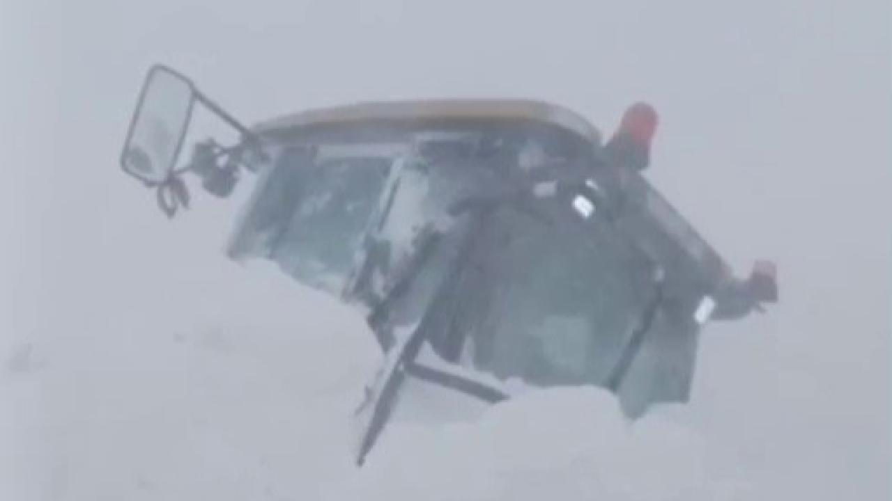 Sahara Geçidi’nde çığ: Kurtarma ekipleri de mahsur kaldı