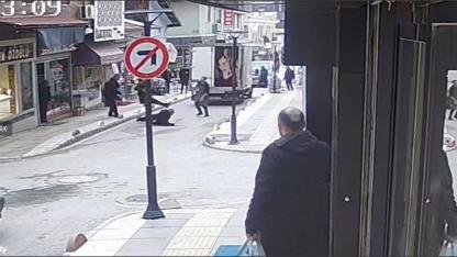 Silahlı kavga güvenlik kamerasına yansıdı